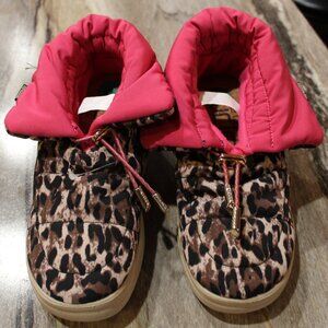 HEY DUDE, LEOPARD NUT, YOUTH SIZE 4, EUC